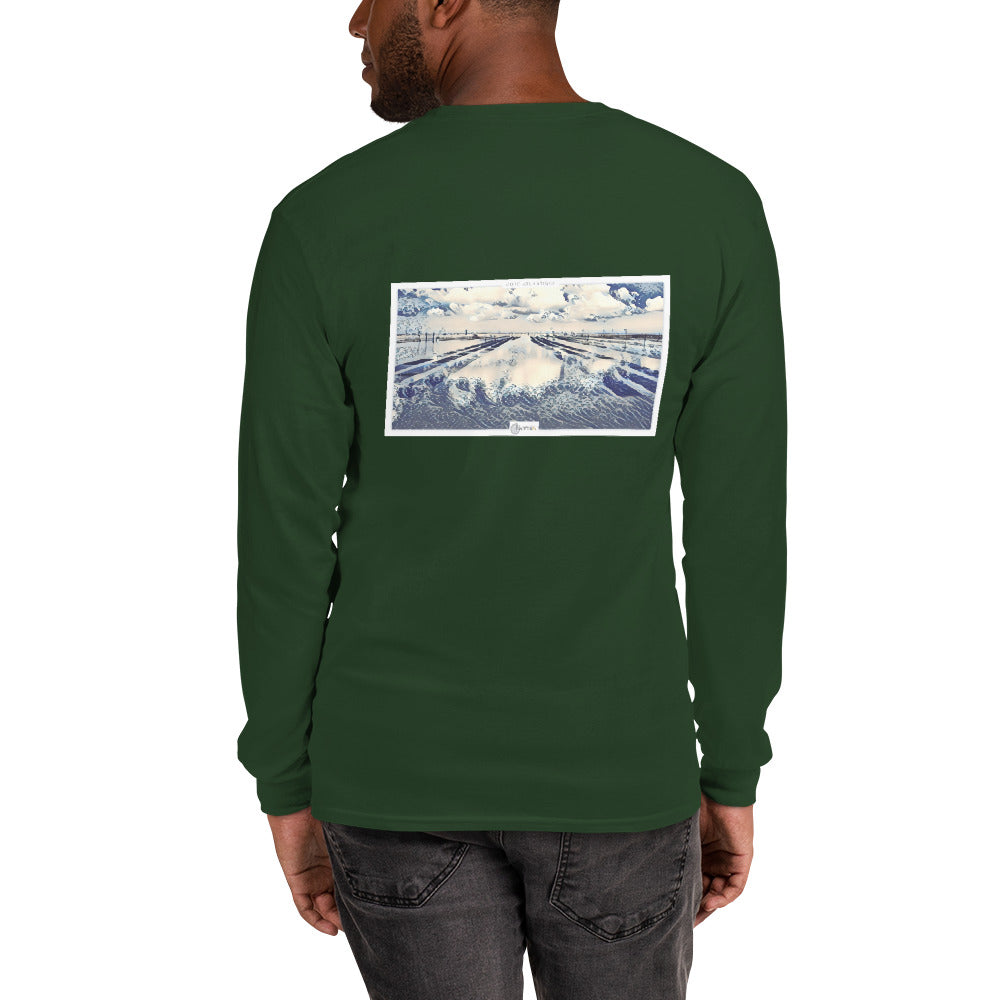 T-shirt en coton premium, affichant une illustration artistique d'un parc à huîtres, où les tables s'alignent de manière captivante.
