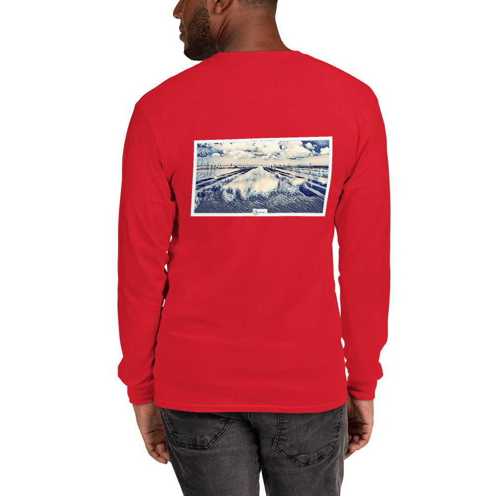 T-shirt unisexe à manches longues, orné d'une illustration en estampe japonaise bleue d'un parc à huîtres, alliant élégance et modernité.