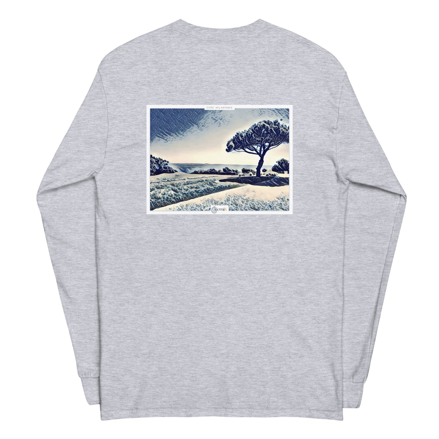 T-shirt à manches longues alliant confort et style, orné d'une illustration de pin parasol et d'un océan, pour une allure chic.