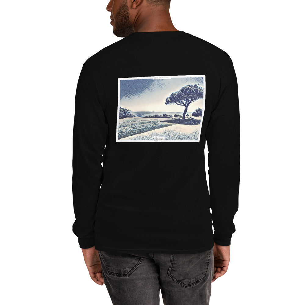 T-shirt en coton de haute qualité, combinant modernité et tradition avec un design de pin parasol sur fond océanique.
