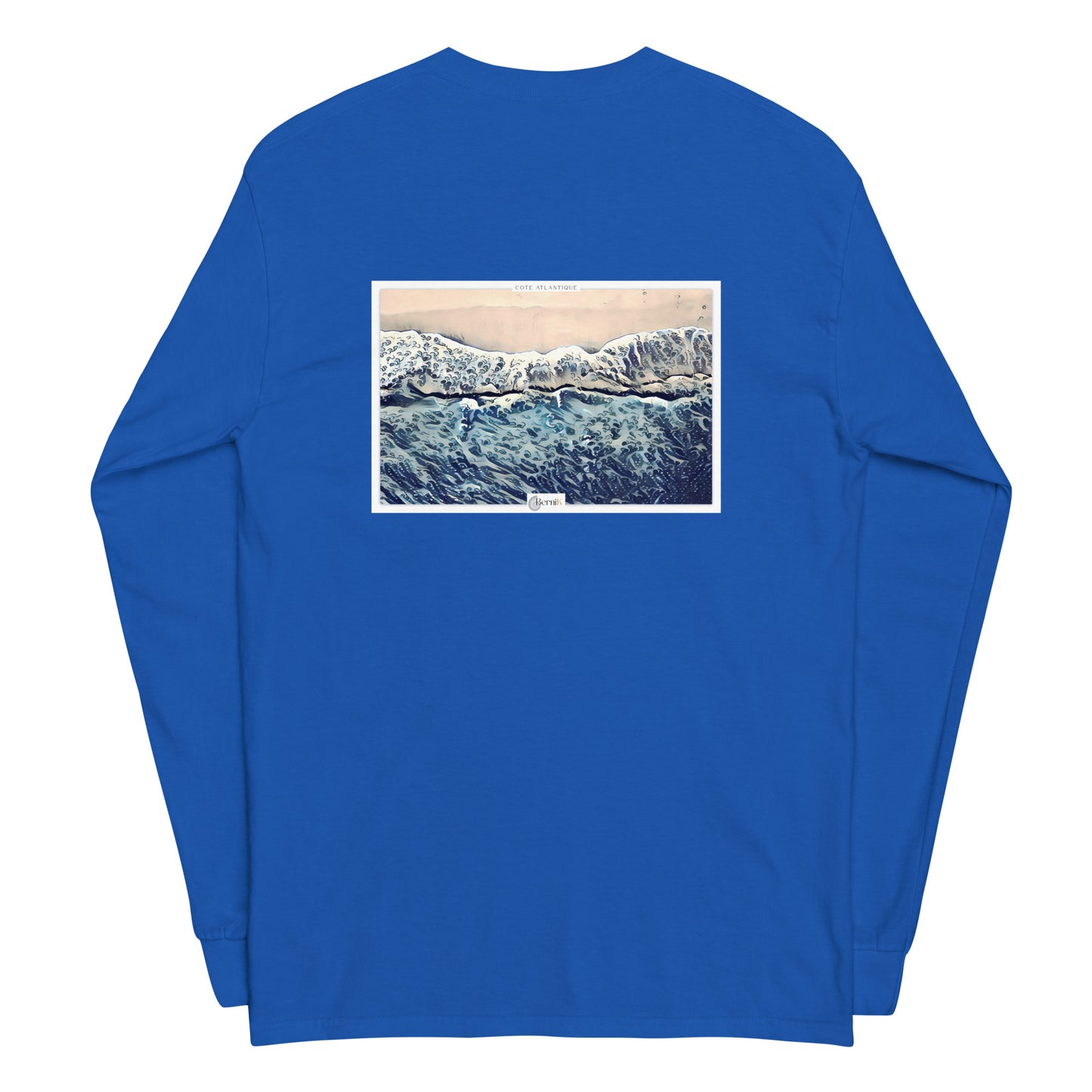 T-shirt en coton de haute qualité à coupe classique, présentant une illustration d'une plage océane qui capture l'essence de l'océan.