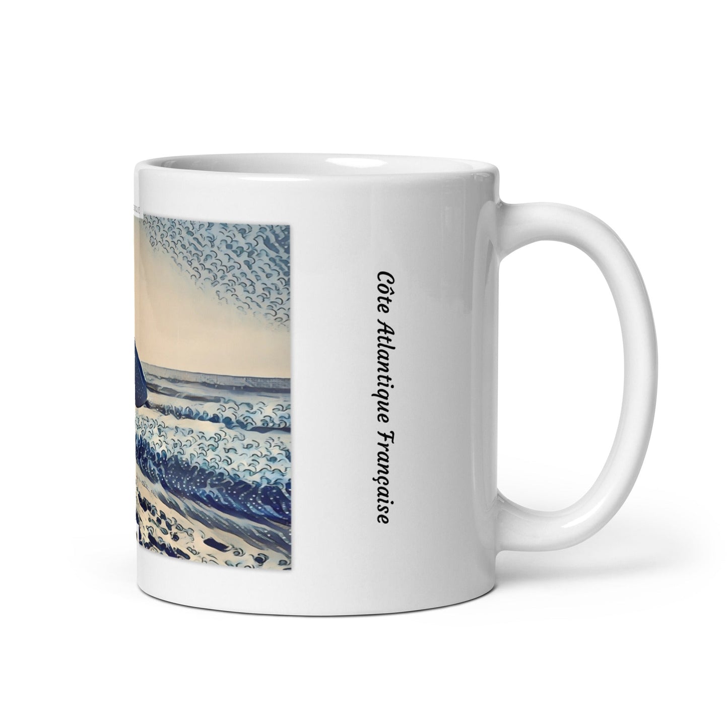 Mug avec une illustration d'une surfeuse en action au large de l'île d'Oléron, dans un style japonais traditionnel.