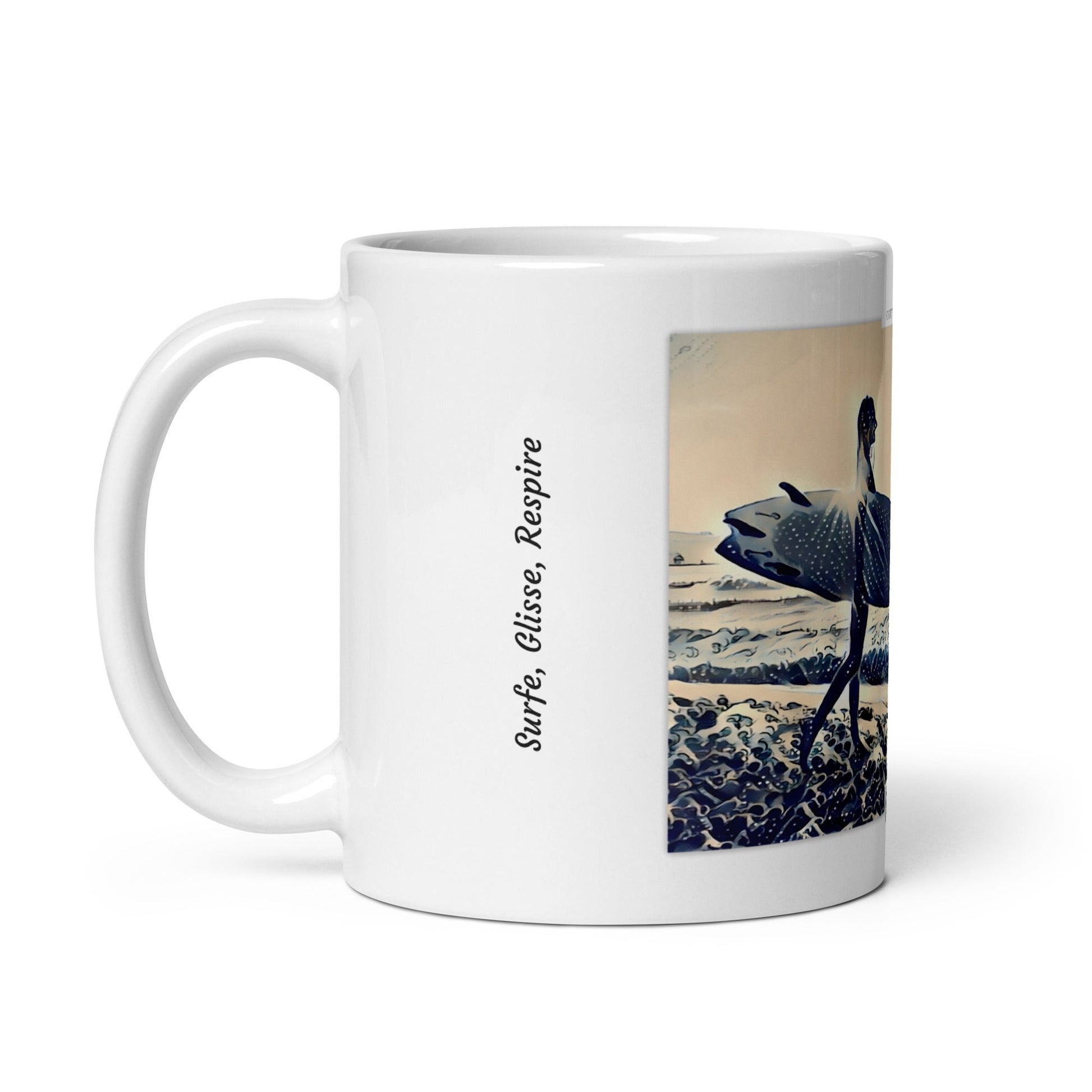 Mug représentant une surfeuse surfant les vagues de l'île d'Oléron, inspiré des estampes japonaises.