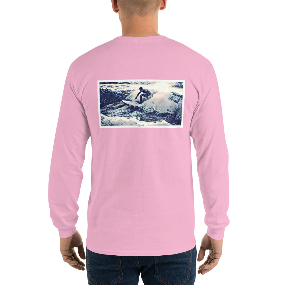 T-shirt casual avec un surfeur stylisé chevauchant les vagues de Seignosse.